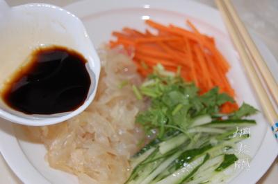 芥香海蜇丝的做法