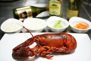 龙虾蟹汤配香酥虾串的做法