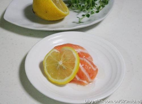 青芥柠汁蒸三文鱼的做法
