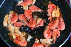 ��ɫ����Ϻ������