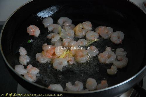 银条炒虾仁的做法