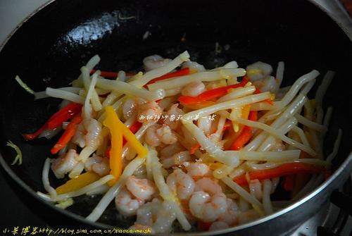 银条炒虾仁的做法