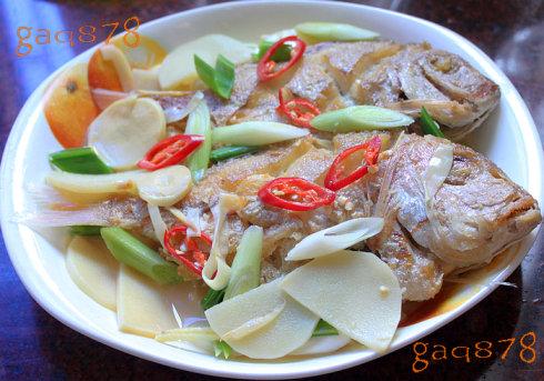 酸笋赤鯮鱼的做法