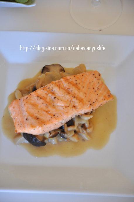 三文鱼配蘑菇酱的做法