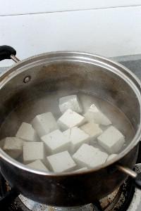 海蛎子豆腐汤的做法