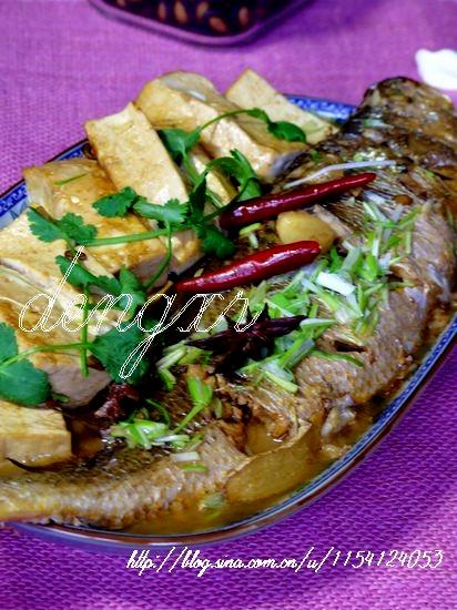 黄花鱼炖豆腐的做法