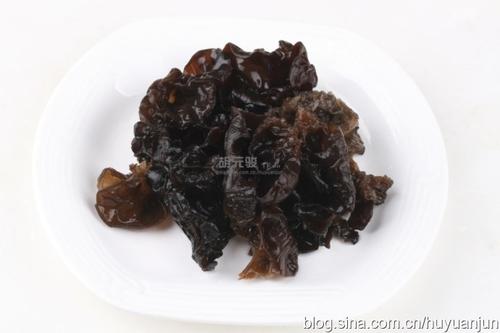 胜瓜木耳炒鲜鱿的做法