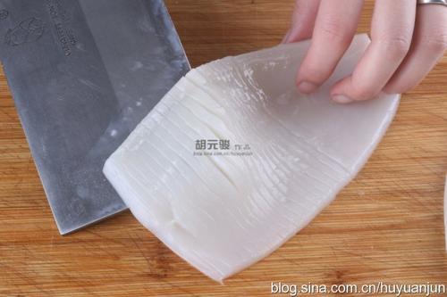 胜瓜木耳炒鲜鱿的做法