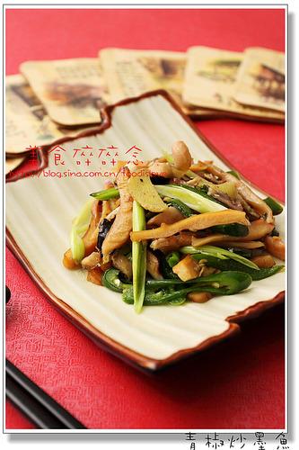 青椒炒墨鱼干的做法