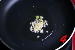 辣酱炒鱿鱼丝的做法