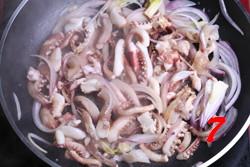 辣酱炒鱿鱼丝的做法