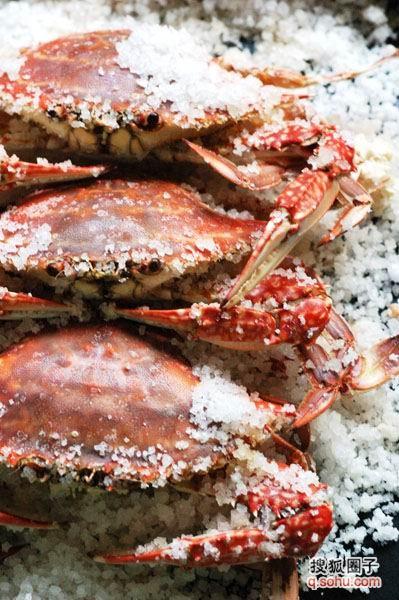 盐焗蟹的做法