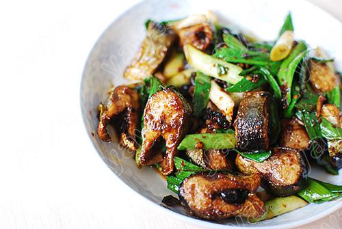 回锅秋刀鱼的做法