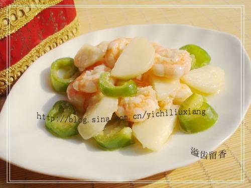 荸荠炒虾球的做法