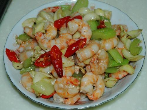 西芹百合虾仁的做法