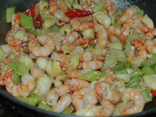 西芹百合虾仁的做法