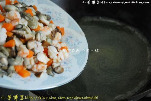 海鲜烩油条的做法