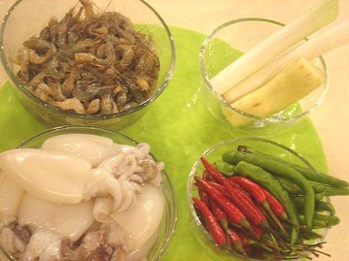 河虾爆墨鱼仔的做法