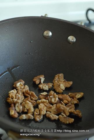 芝麻虾球热沙拉的做法