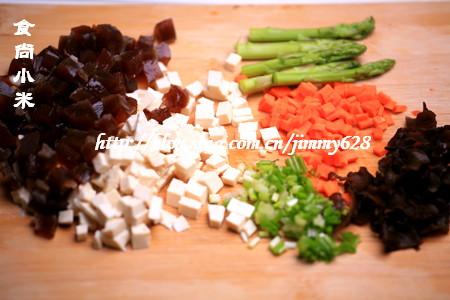 海参木耳小豆腐的做法