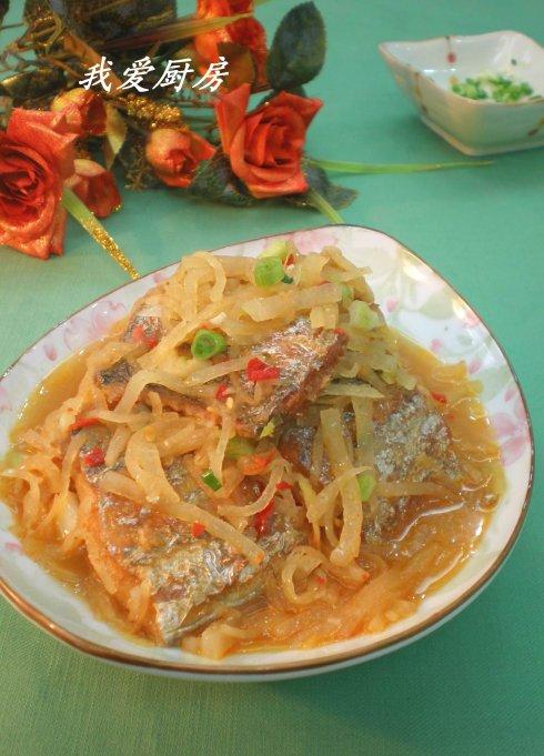 白萝卜烧带鱼的做法