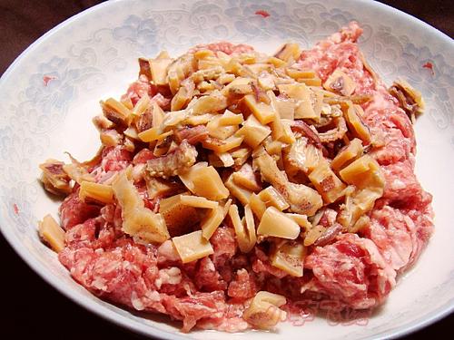 鱿鱼猪肉饼的做法