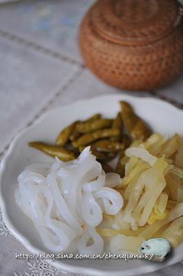 酸菜山椒炒鱿鱼的做法