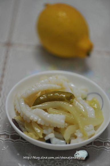 酸菜山椒炒鱿鱼的做法