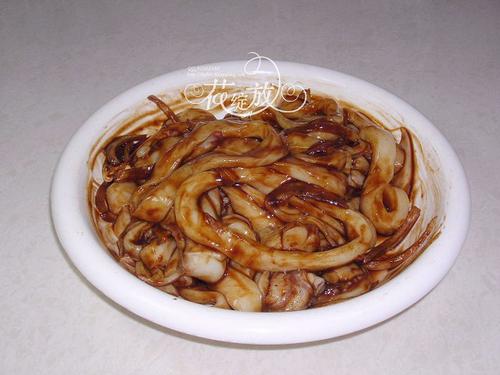 干锅鱿鱼圈的做法