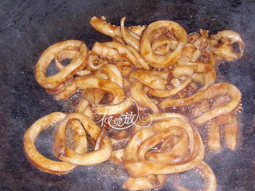 干锅鱿鱼圈的做法