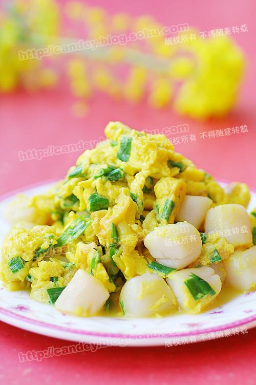 蒜苗扇贝炒鸡蛋的做法