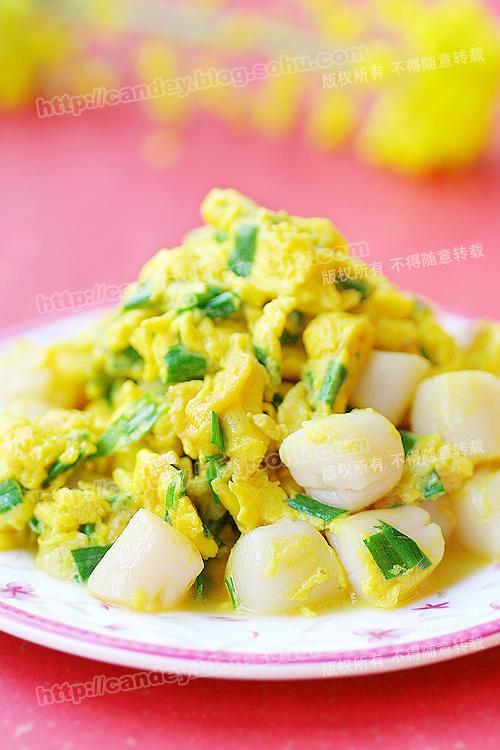 蒜苗扇贝炒鸡蛋的做法