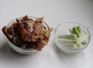 大葱烧海参的做法