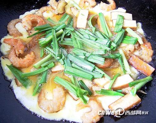 虾仁涨蛋的做法