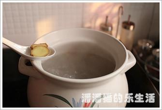 番茄莲藕排骨汤的做法