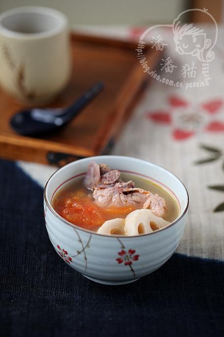 番茄莲藕排骨汤的做法