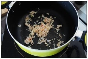 虾皮干丝汤的做法