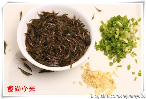 香葱爆小虾的做法