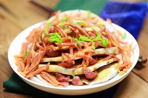 荔浦芋头蒸腊肠的做法