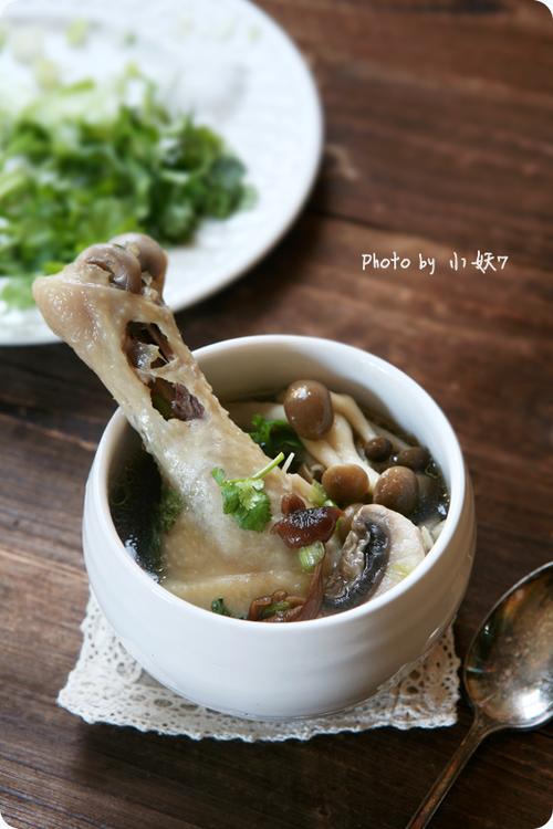 鸡腿杂菌汤的做法