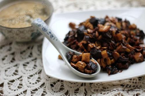 杂菇笋干烩的做法