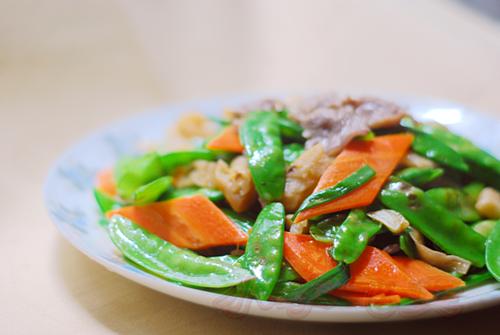 荷兰豆炒猪脸颊肉的做法