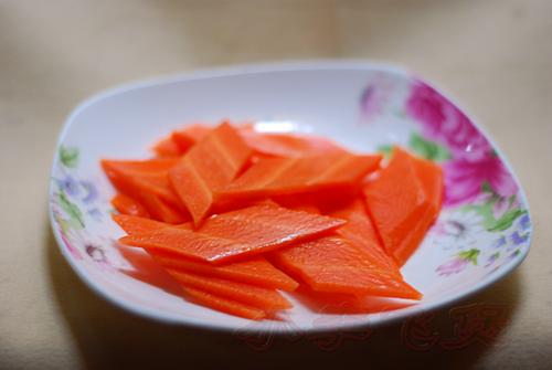 荷兰豆炒猪脸颊肉的做法