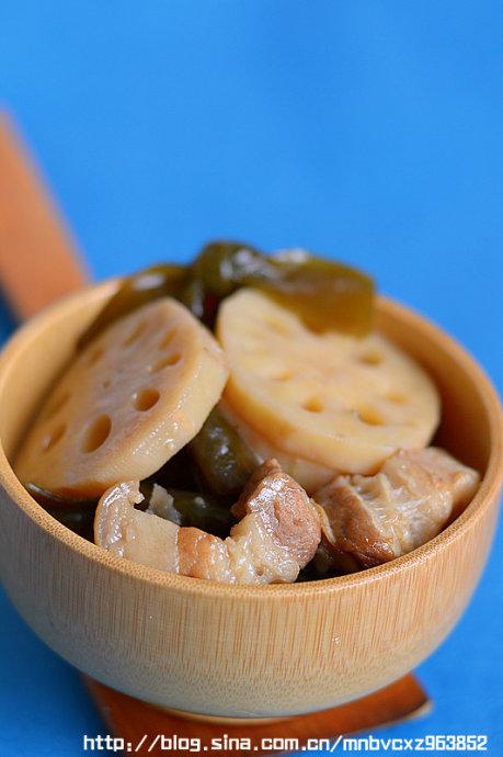 莲藕海带焖五花肉的做法