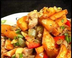 烤肉炒馕和菜团的做法