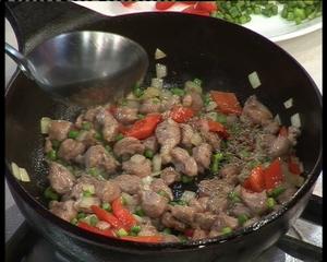 烤肉炒馕和菜团的做法