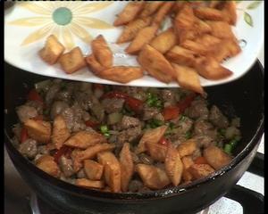 烤肉炒馕和菜团的做法