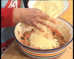 烤肉炒馕和菜团的做法