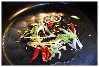 白灼肥牛配风味汁的做法