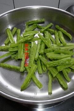 干煸苦瓜的做法